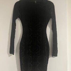 Elegant Velvet Black Long Sleeve Dress